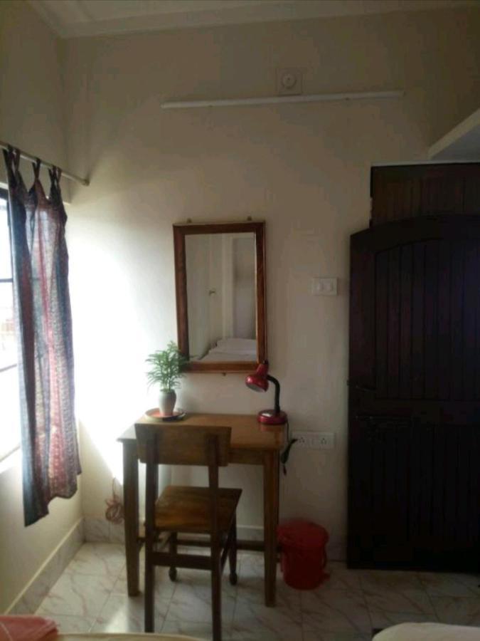 Monalisa Hostel Varanasi Eksteriør bilde