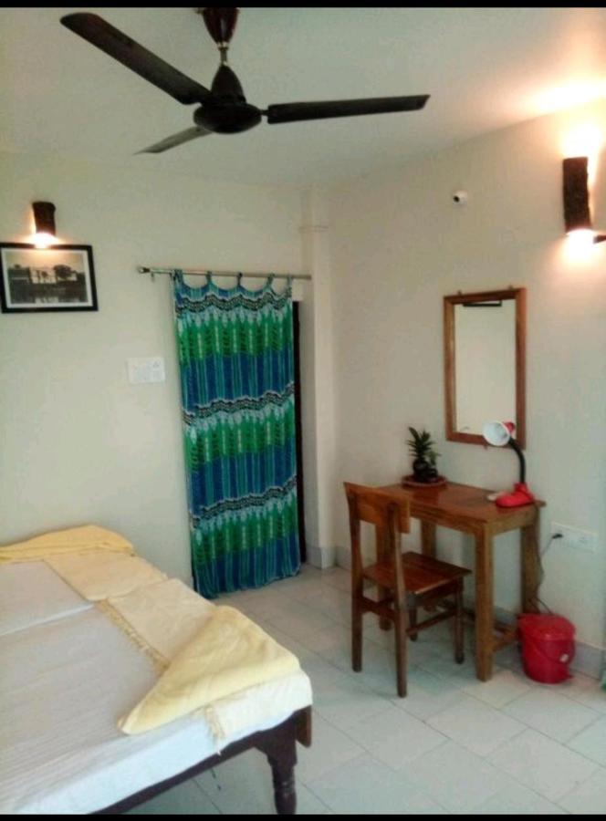 Monalisa Hostel Varanasi Eksteriør bilde