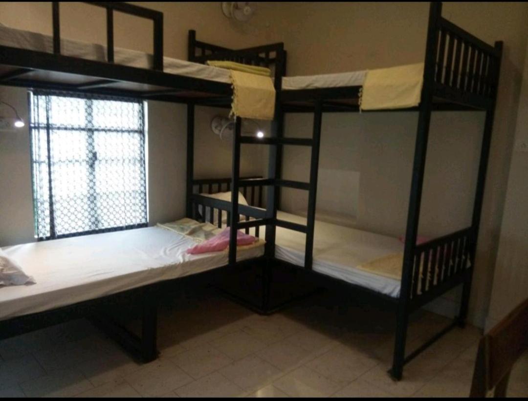 Monalisa Hostel Varanasi Eksteriør bilde