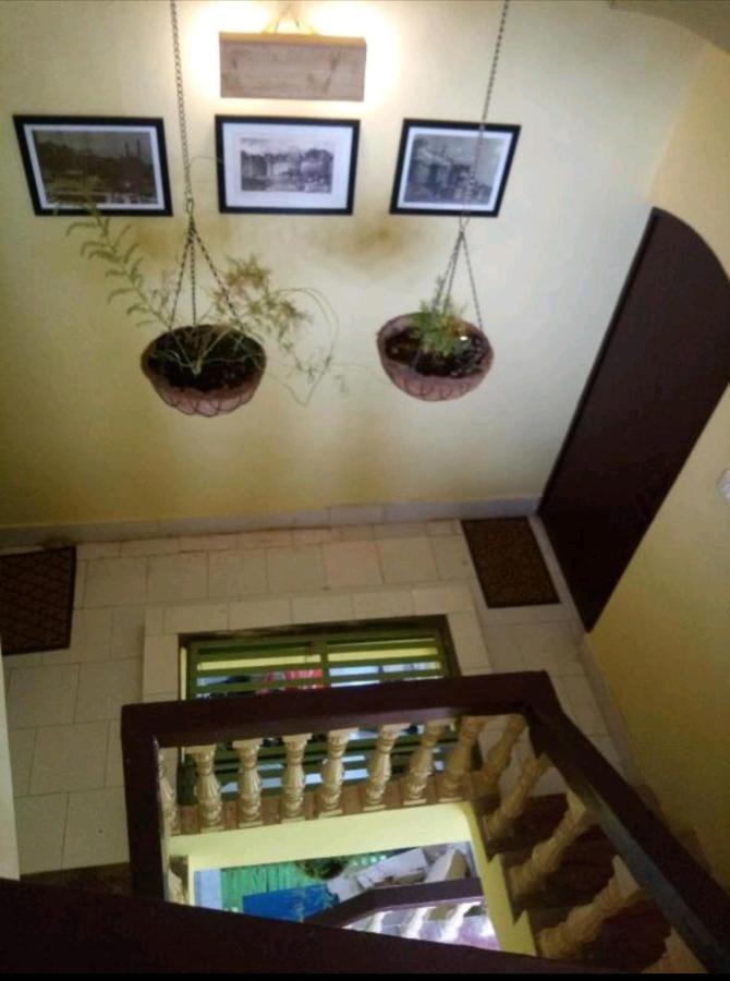Monalisa Hostel Varanasi Eksteriør bilde