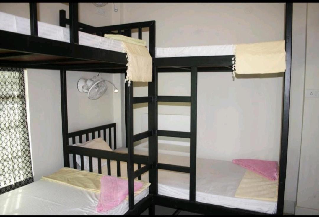 Monalisa Hostel Varanasi Eksteriør bilde