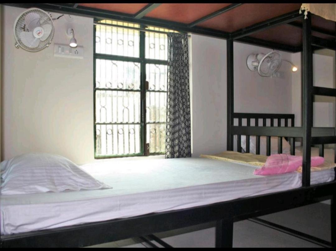 Monalisa Hostel Varanasi Eksteriør bilde