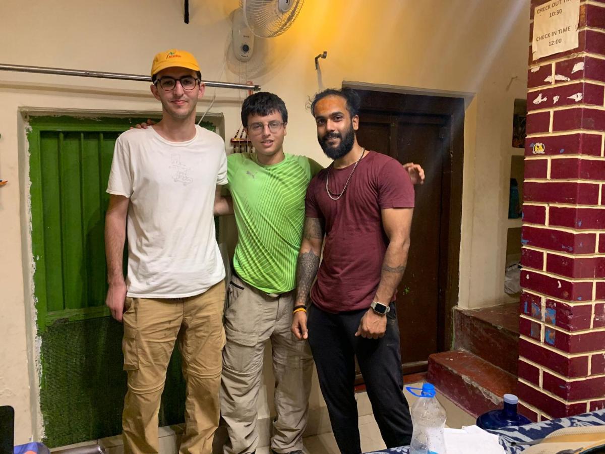Monalisa Hostel Varanasi Eksteriør bilde